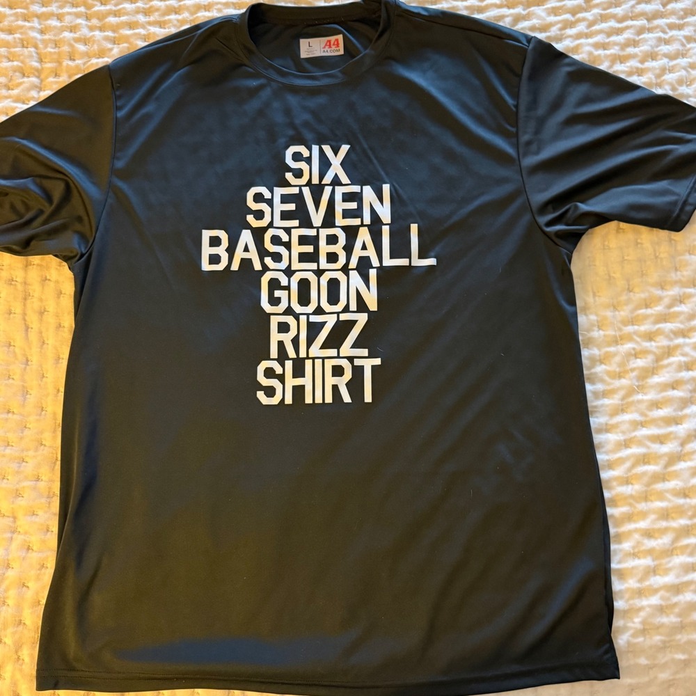 Men's large 6-7 Goon Rizz tshirt
